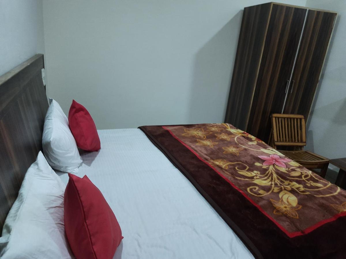 Hotel Amron45 Chandīgarh Buitenkant foto