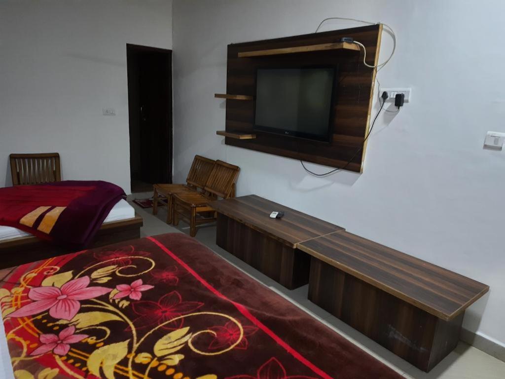 Hotel Amron45 Chandīgarh Buitenkant foto