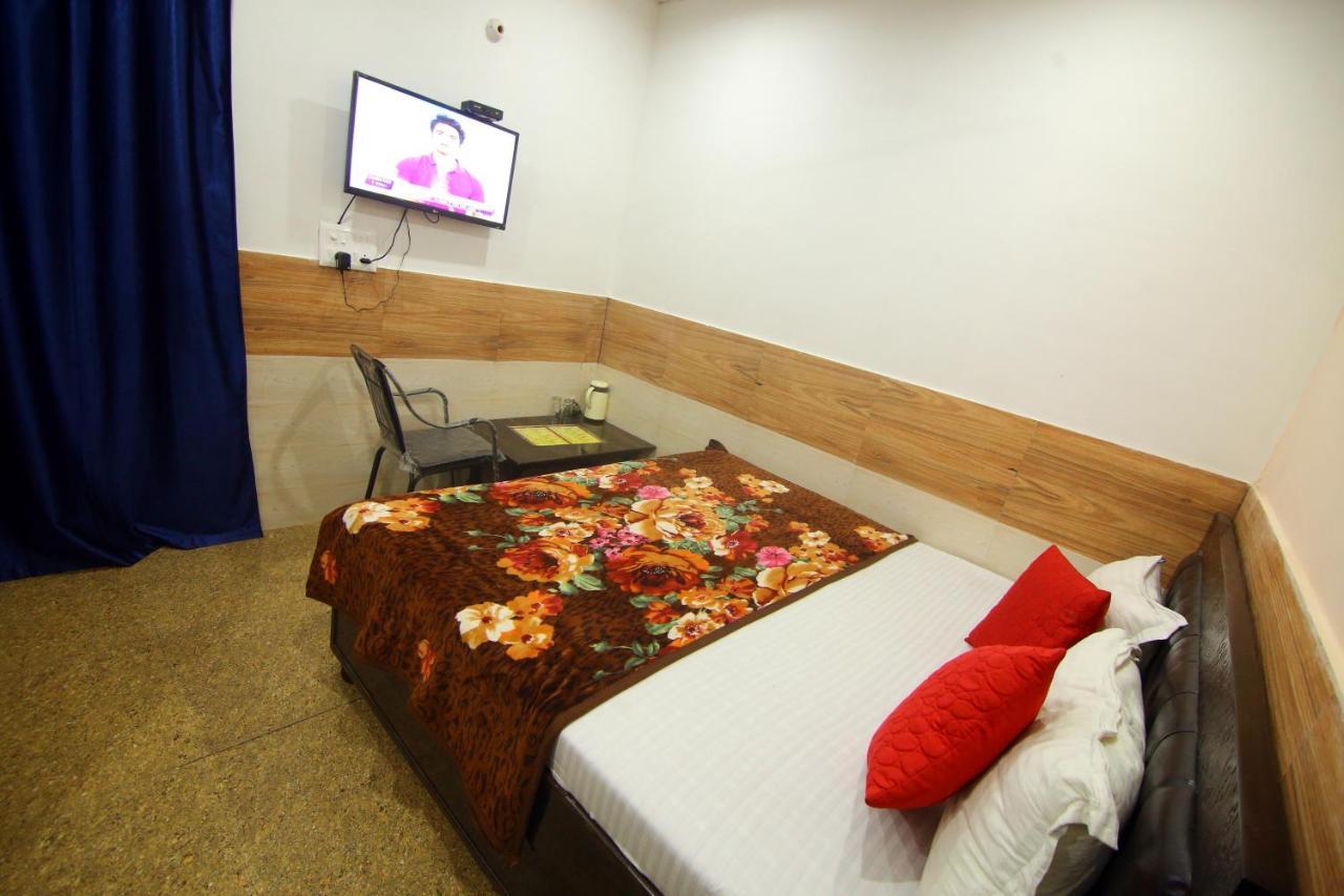 Hotel Amron45 Chandīgarh Buitenkant foto