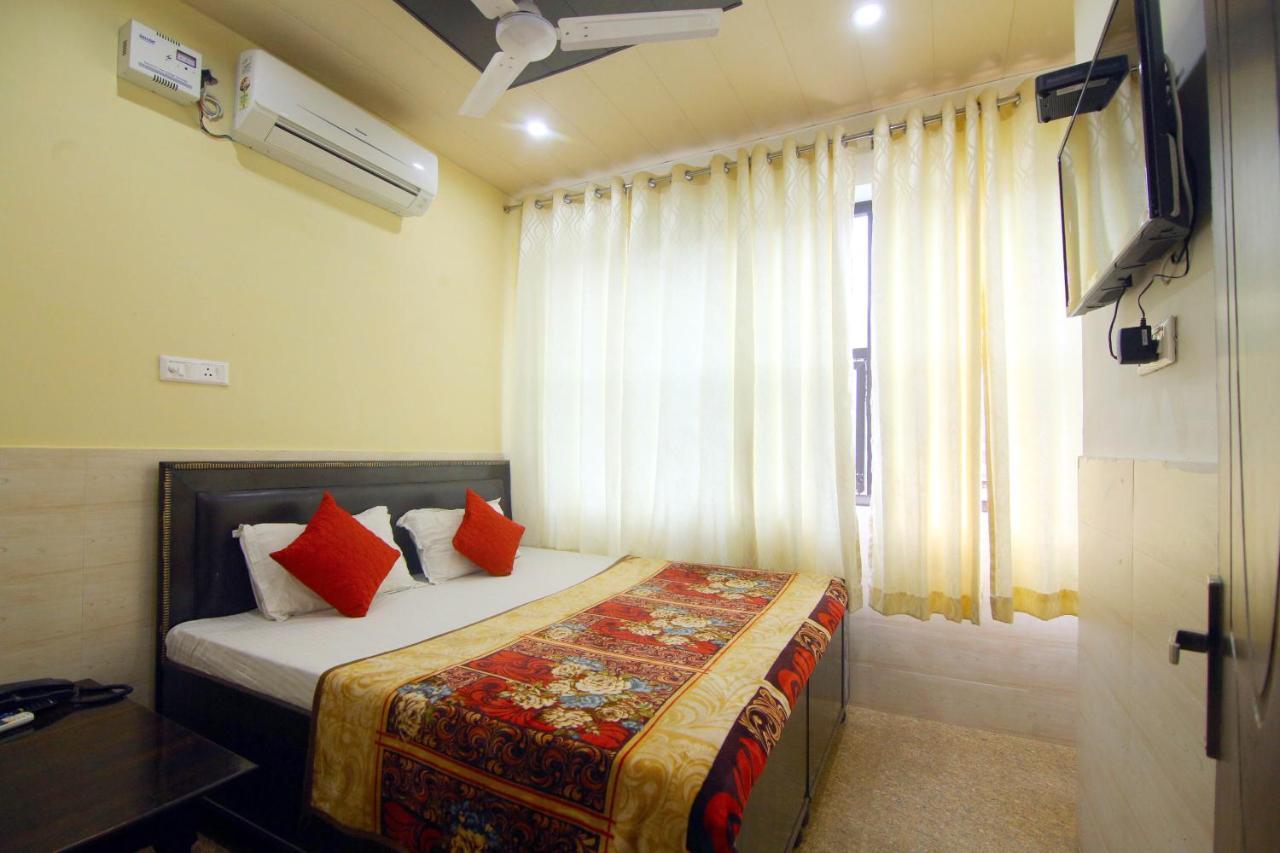 Hotel Amron45 Chandīgarh Buitenkant foto