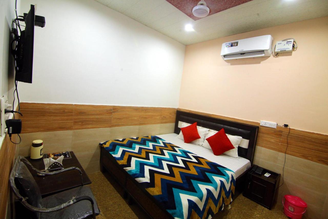 Hotel Amron45 Chandīgarh Buitenkant foto
