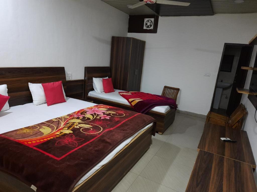 Hotel Amron45 Chandīgarh Buitenkant foto