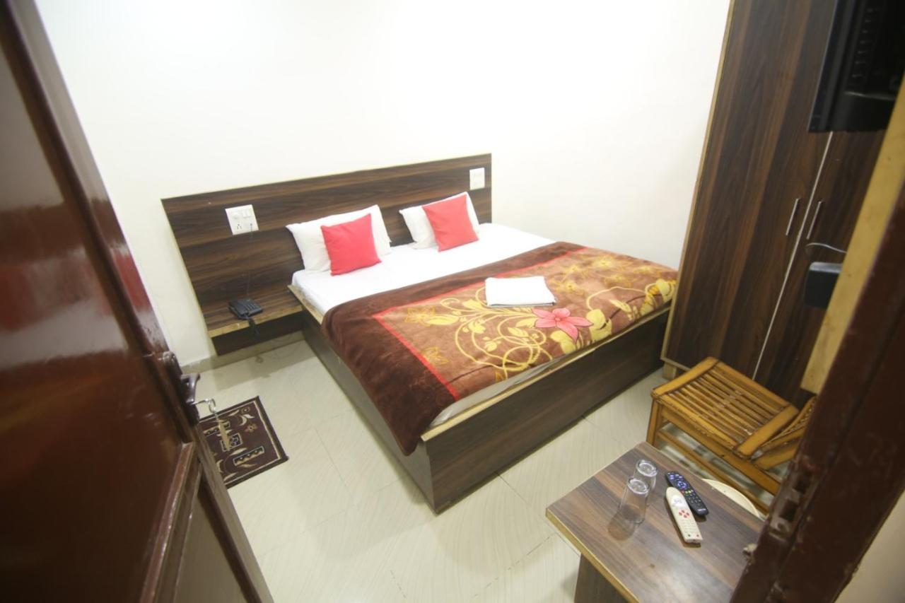 Hotel Amron45 Chandīgarh Buitenkant foto