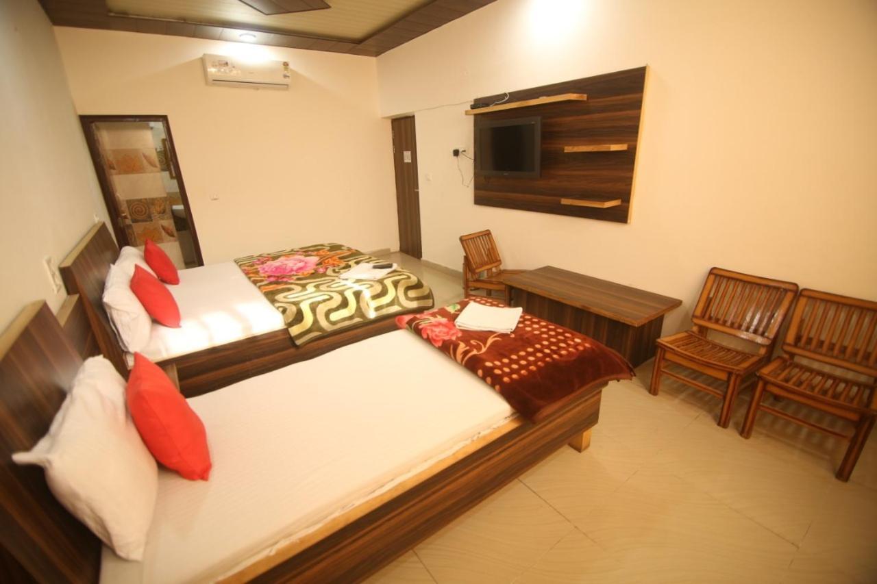 Hotel Amron45 Chandīgarh Buitenkant foto