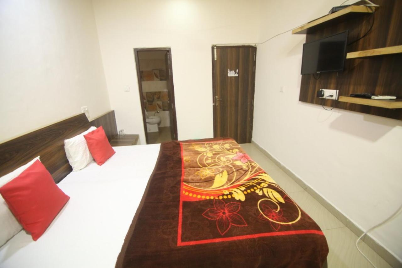 Hotel Amron45 Chandīgarh Buitenkant foto