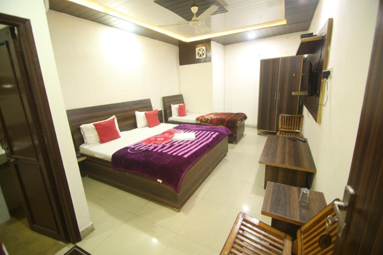 Hotel Amron45 Chandīgarh Buitenkant foto