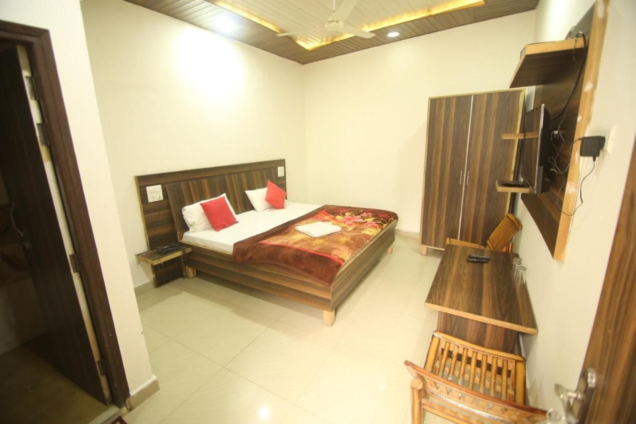 Hotel Amron45 Chandīgarh Buitenkant foto