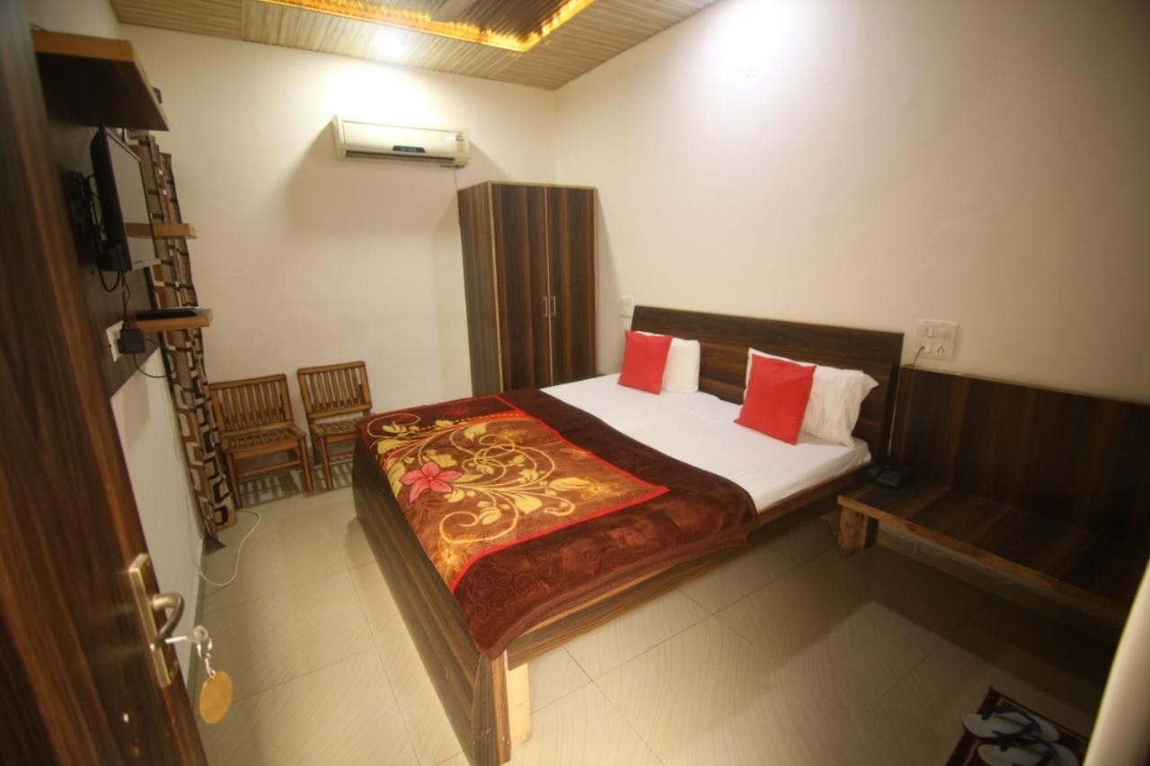 Hotel Amron45 Chandīgarh Buitenkant foto